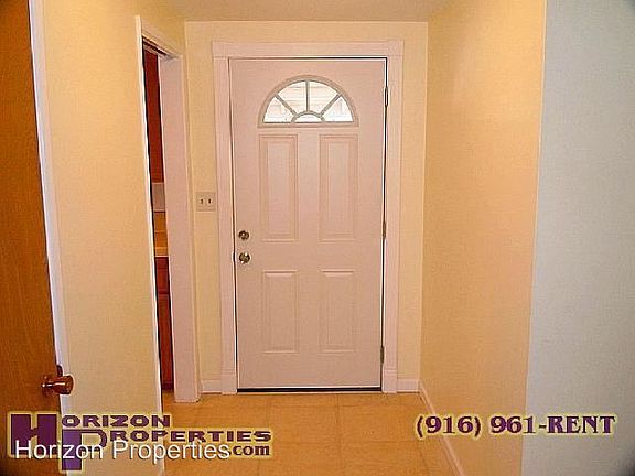 4th image of 6013 Parkoaks Dr