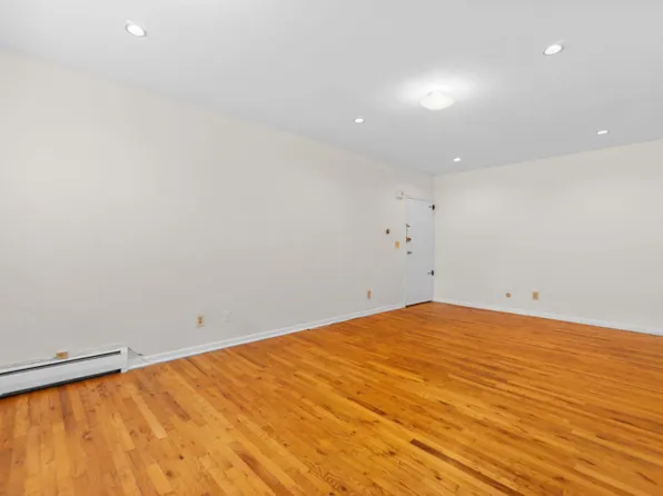 239 Crescent Lane image 11 of 16