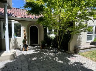 5600 Estates Dr, Oakland, CA 94618