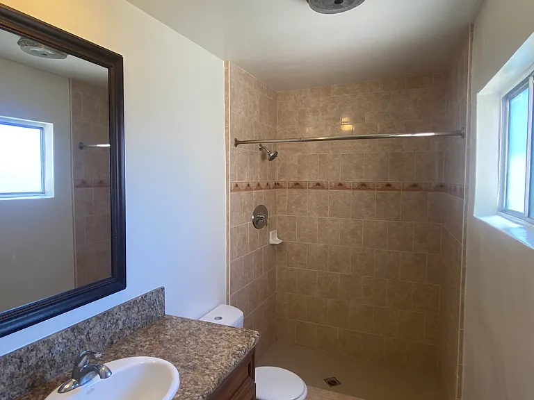 R&A INVESTMENTS HOLT — Photo 30