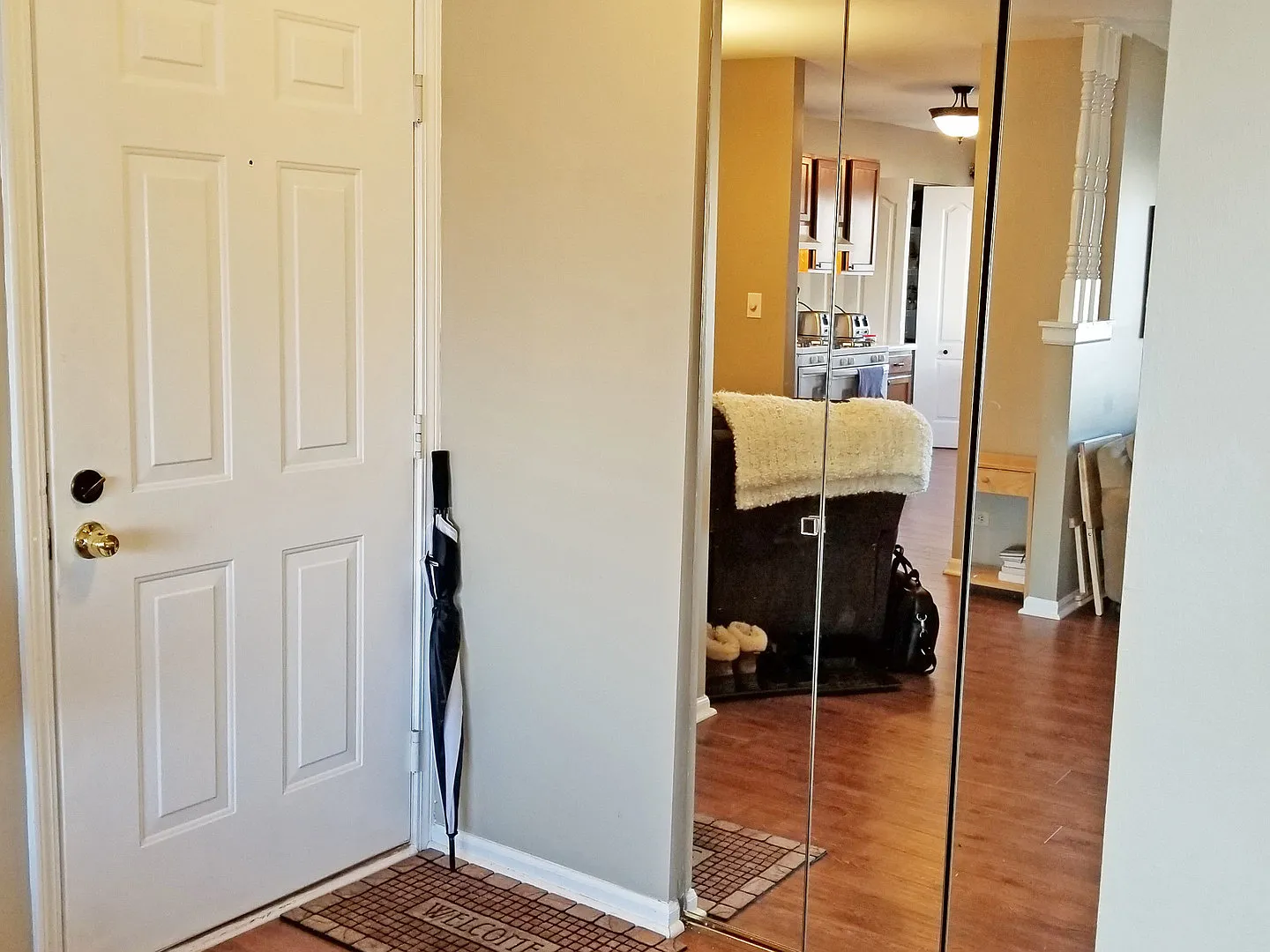 2 bed, 1098 sqft, $2,400 — Photo 2