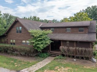 665 W Bloomfield Rd, Pittsford, NY 14534