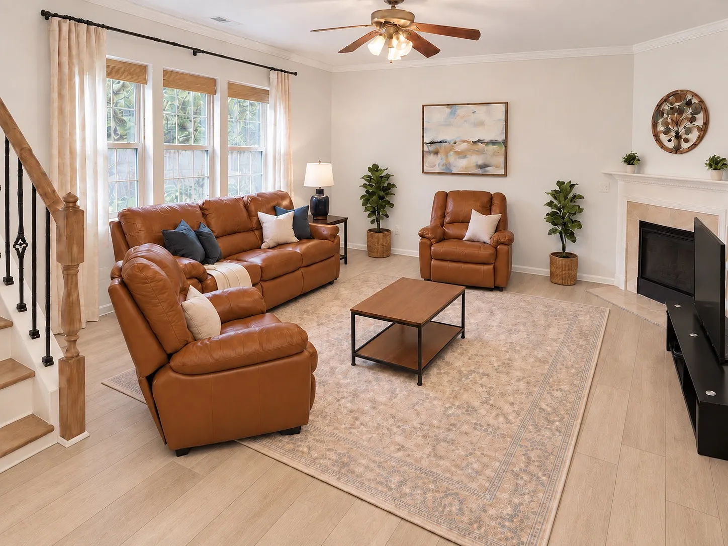 4 bed, 2.5 bath, 2080 sqft, $3,250 — Photo 2