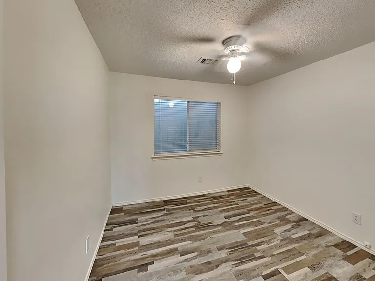 2829 Salado Trl — Photo 12