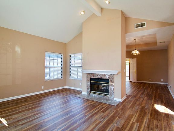 2nd image of 217 Marvilla Cir