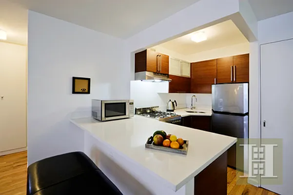 Rented by Halstead Real Estate | media 10