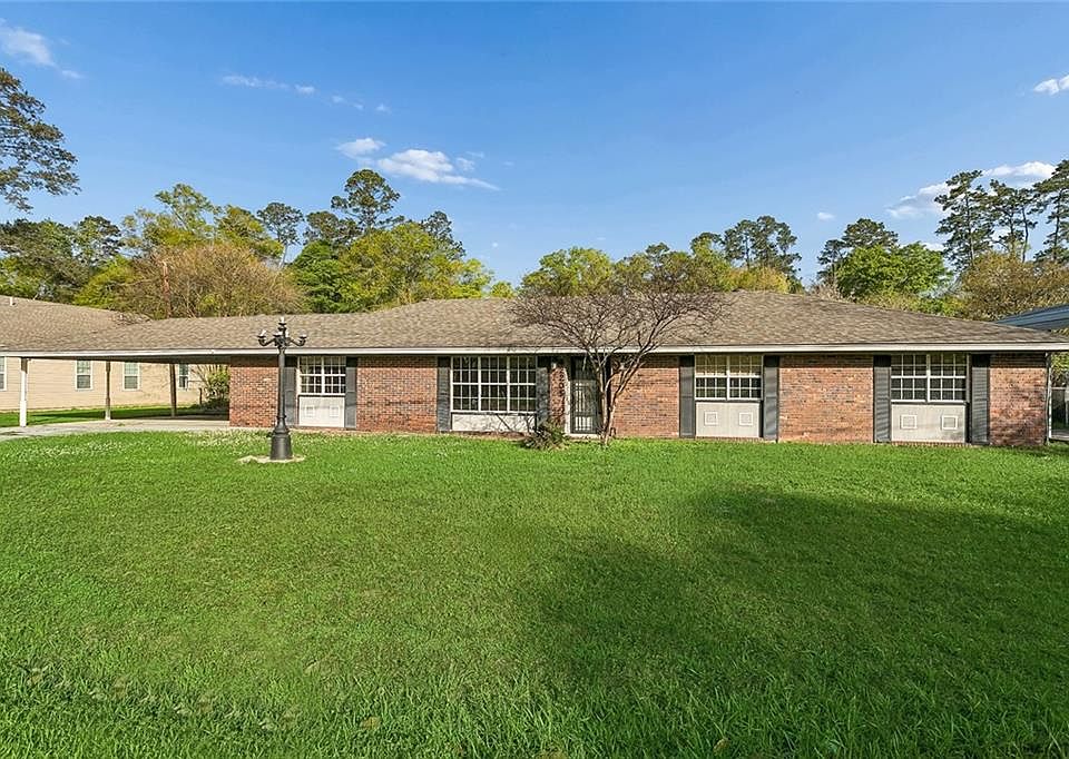 1st image of 42205 Garden Dr