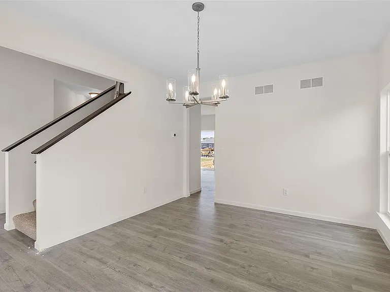 414 Sweetgrass Dr — Photo 5