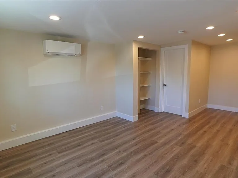 5650 San Vincente Way #B — Photo 9