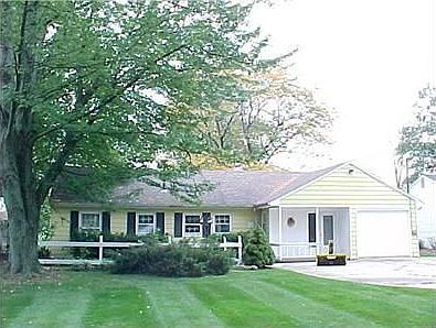 1st image of 39 Darlyn Dr