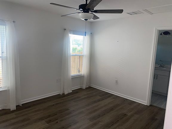 5th image of 3611 Meadow Vista Ln