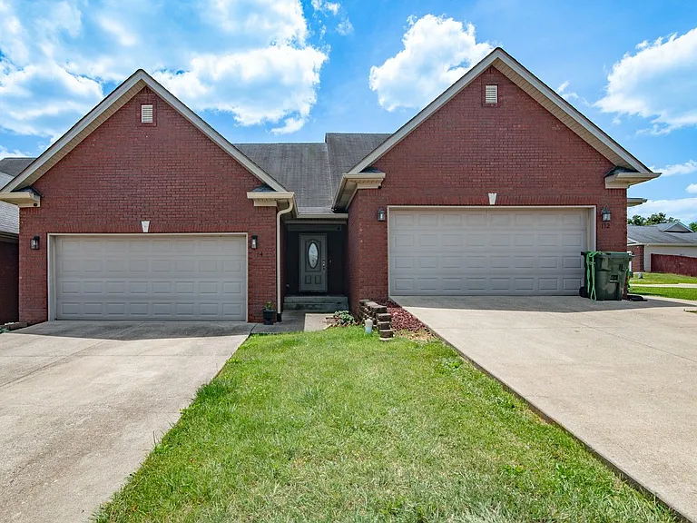 114 Twin Lakes Dr — Photo 2