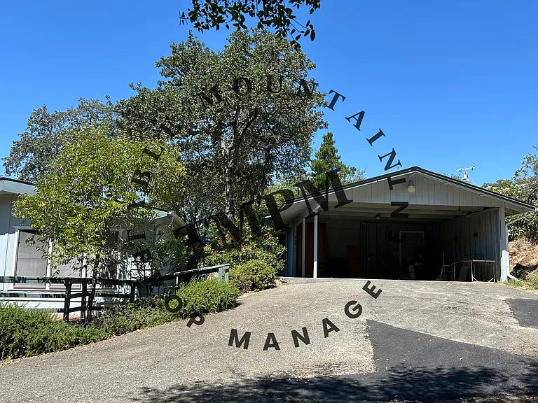 373 Lodgeview Dr — Photo 13