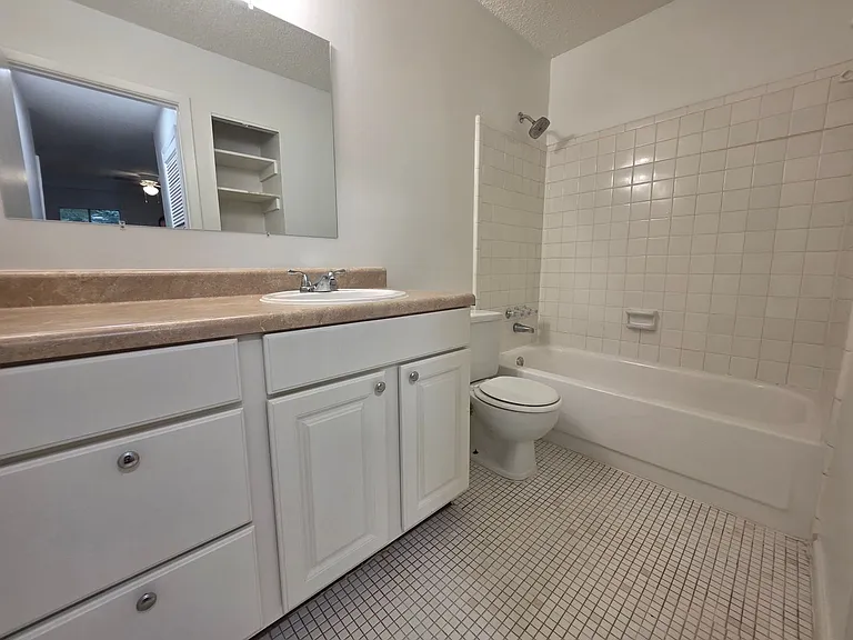 1208 Bush River Rd #D2 — Photo 18