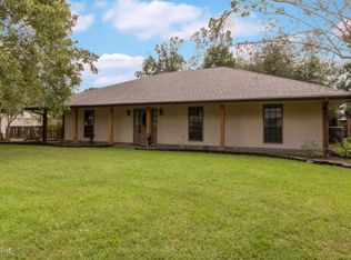 211 Maureen Dr, Youngsville, LA 70592