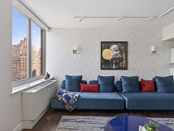 4th image of 520 W 23rd St APT 14D