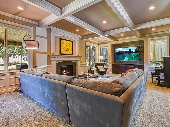 Spacious great room with built in TV