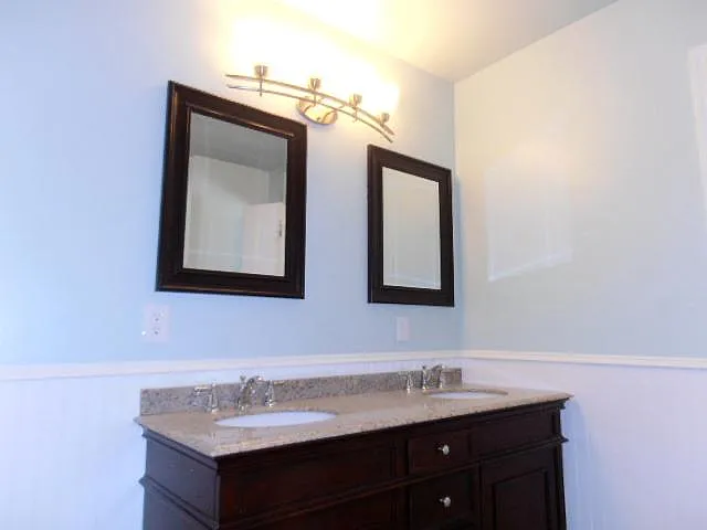 2716 E Lee St — Photo 12