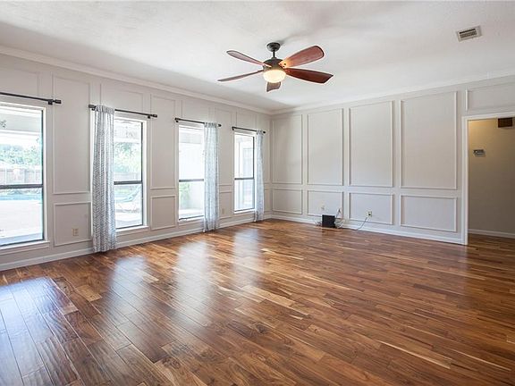 3rd image of 4702 Parliament Ct