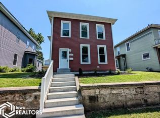 1012 N 7th St, Burlington, IA 52601