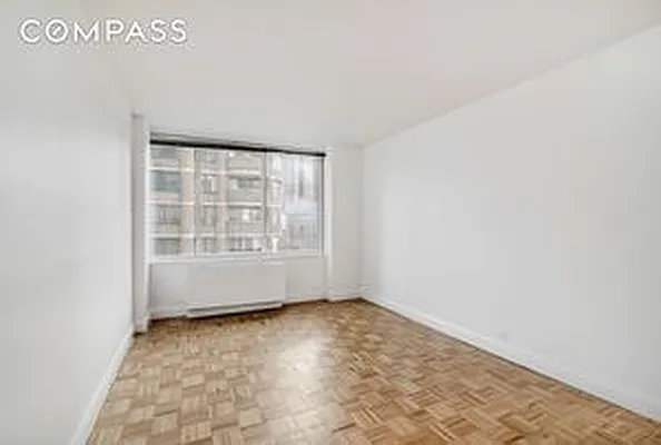 Rented by Bond New York | media 35