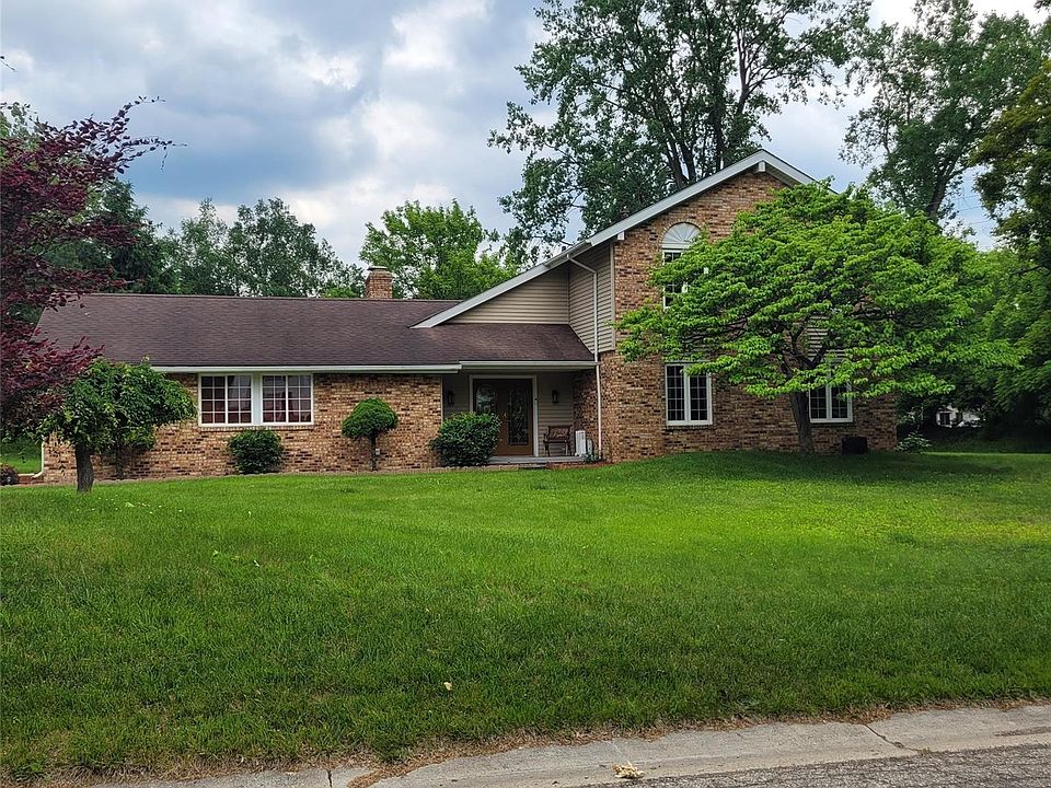 1st image of 5208 Woodview Dr