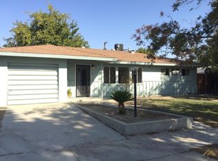 208 E Calvin St, Taft, CA 93268
