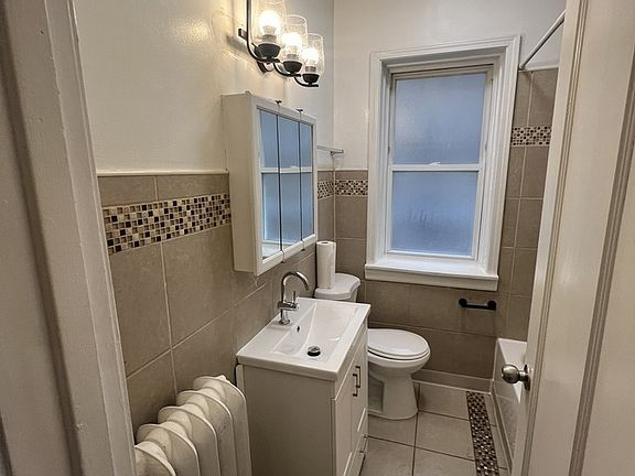5th image of 4527 N Troy St #1