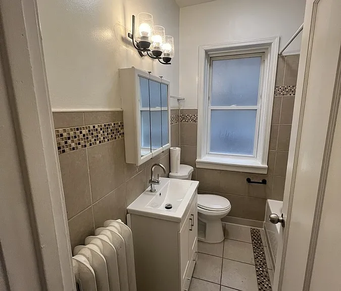 4527 N Troy St #1 — Photo 5
