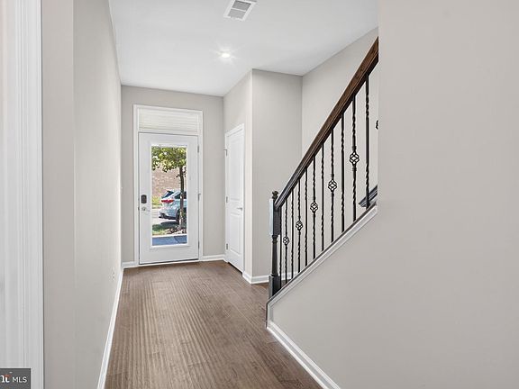 4th image of 43475 Apple Orchard Sq