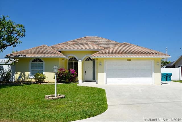 1st image of 1221 Isle Ct