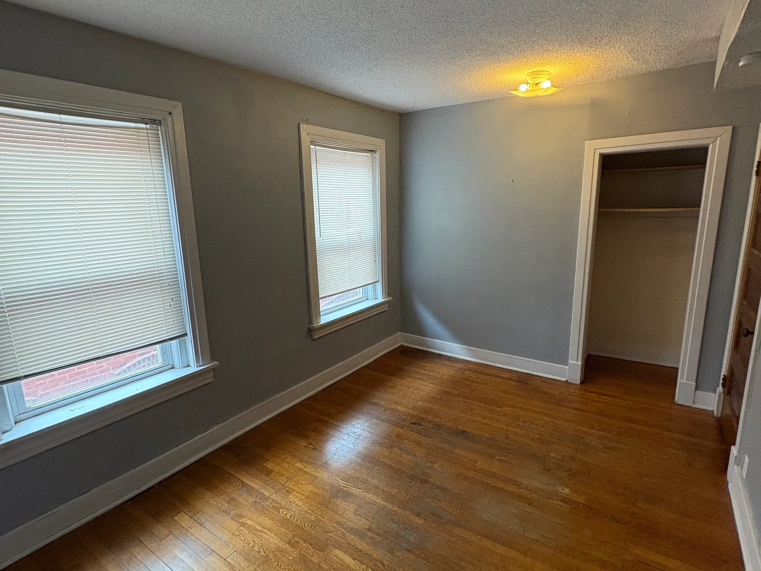 2 bed, 1000 sqft, $1,050 — Photo 4