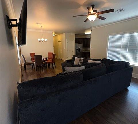 4th image of 2680 Lavender St