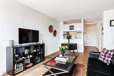 Rented by AVENUE 8 INC