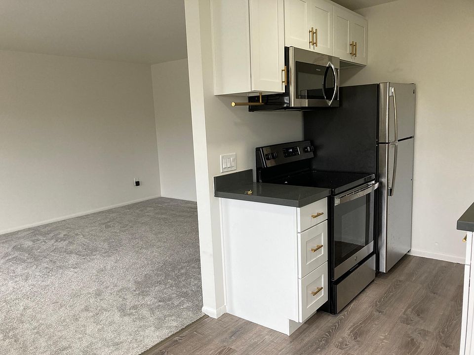 1st image of 2850 15th Ave W APT 204