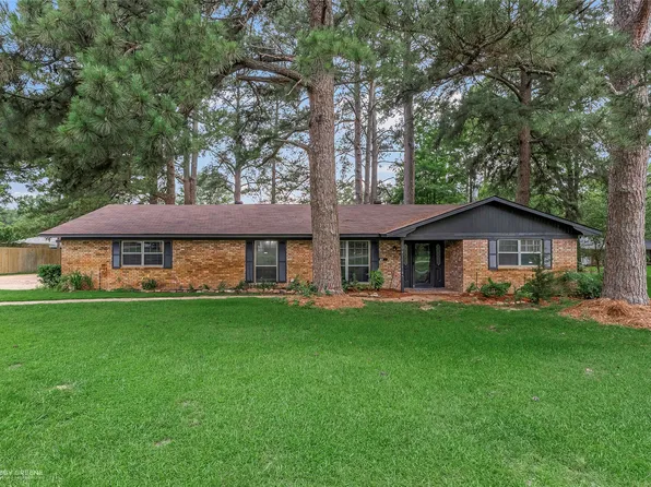 817 S Spruce St, Vivian, LA 71082