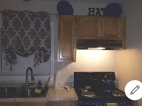 3rd image of 1544 W 2nd St