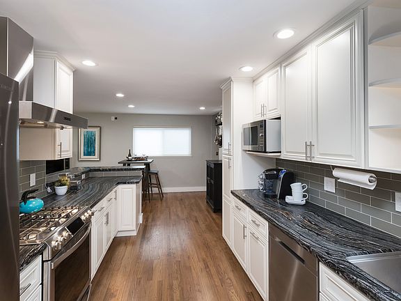 2nd image of 2563 New Jersey Ave