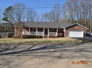 195 Sunset Dr, Huntingdon, TN 38344