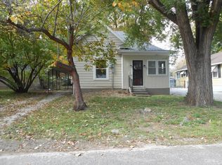 2067 N Roosevelt Ave, Springfield, MO 65803