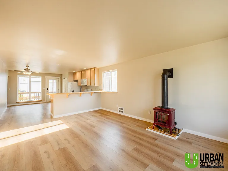 4112 E 23rd Ave — Photo 9