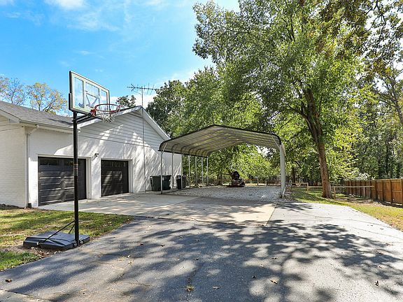4th image of 1128 E 425th Road