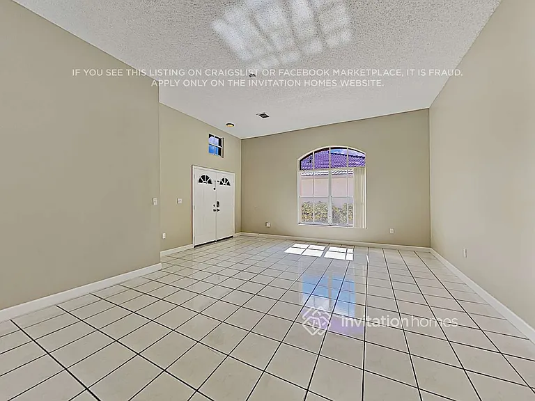 13272 NW 10th Ter — Photo 6