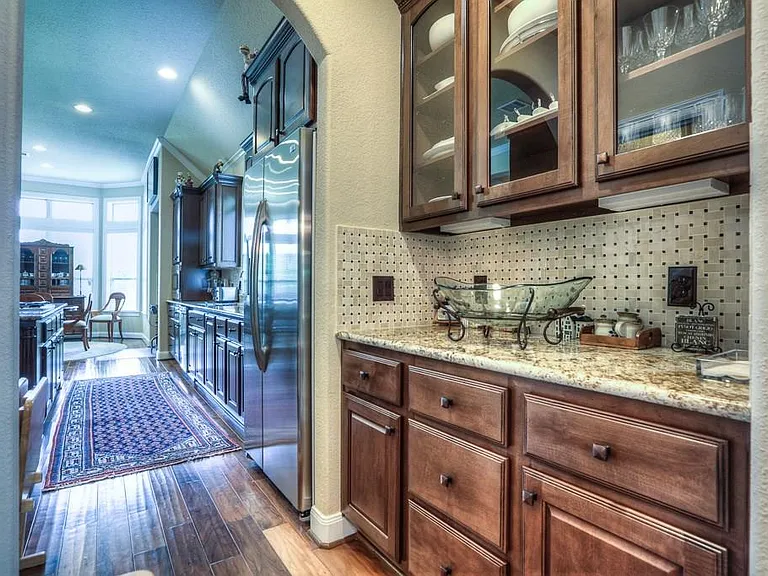 154 W Hullwood Ct — Photo 24