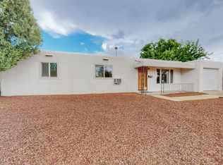 8214 Robin Ave NE, Albuquerque, NM 87110