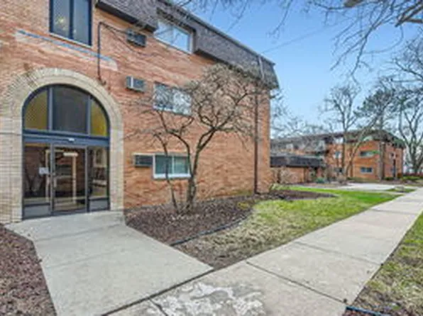 18550 Torrence Ave APT 25, Lansing, IL 60438