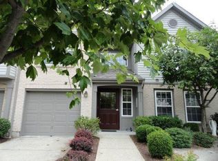 9957 Edgewood Ln, Cincinnati, OH
