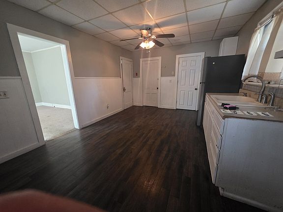 4th image of 27 Walnut St