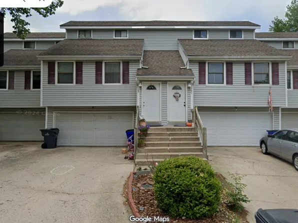1416 Martway Cir, Olathe, KS 66061