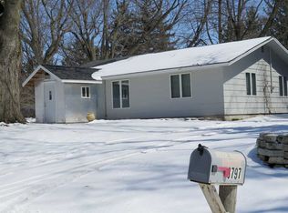 3796 County Road W40, Decorah, IA 52101